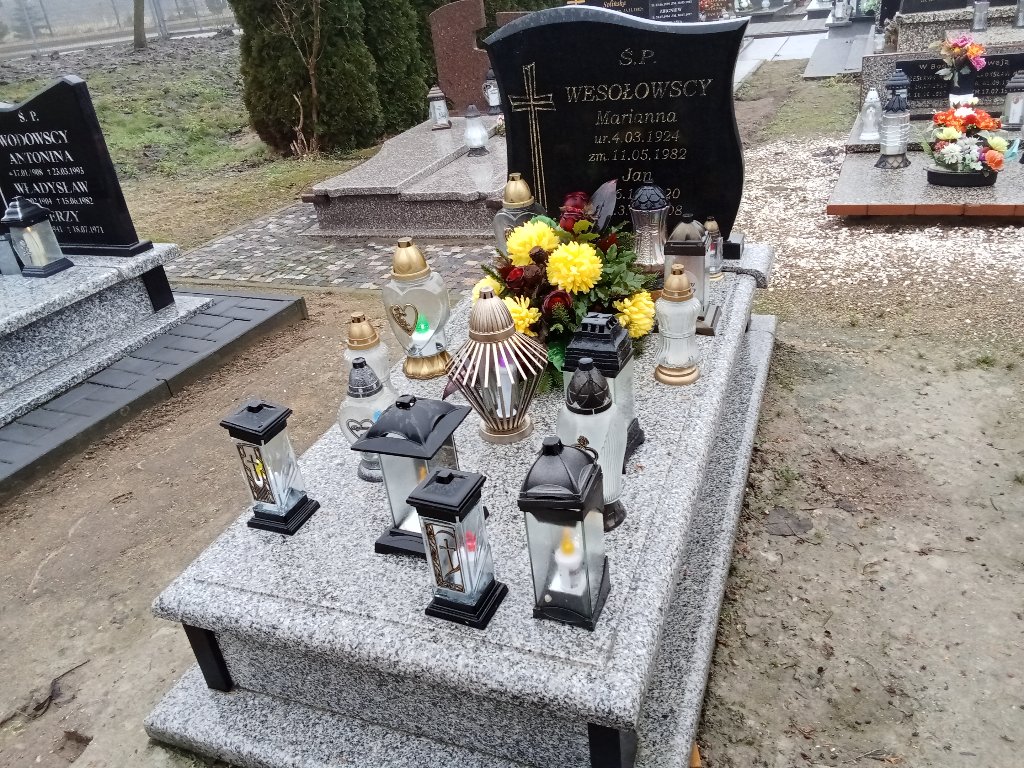 Grób MARIANNA WESOŁOWSKA