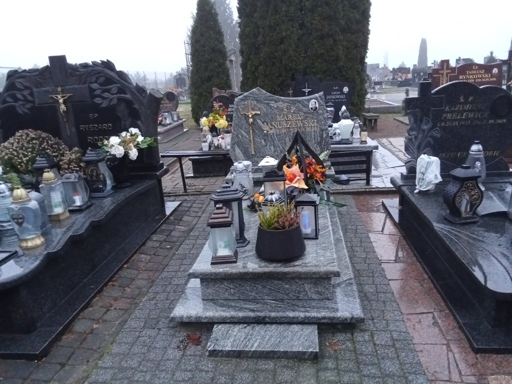 Grób MAREK JANUSZEWSKI