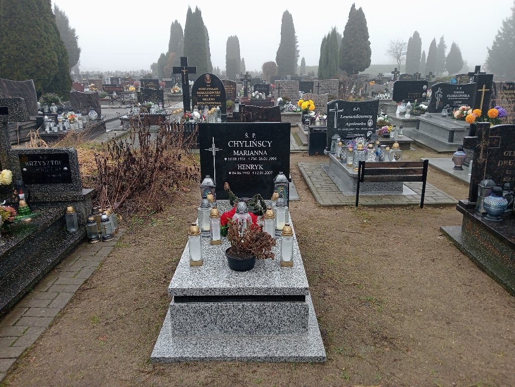 Grób HENRYK CHYLIŃSKI