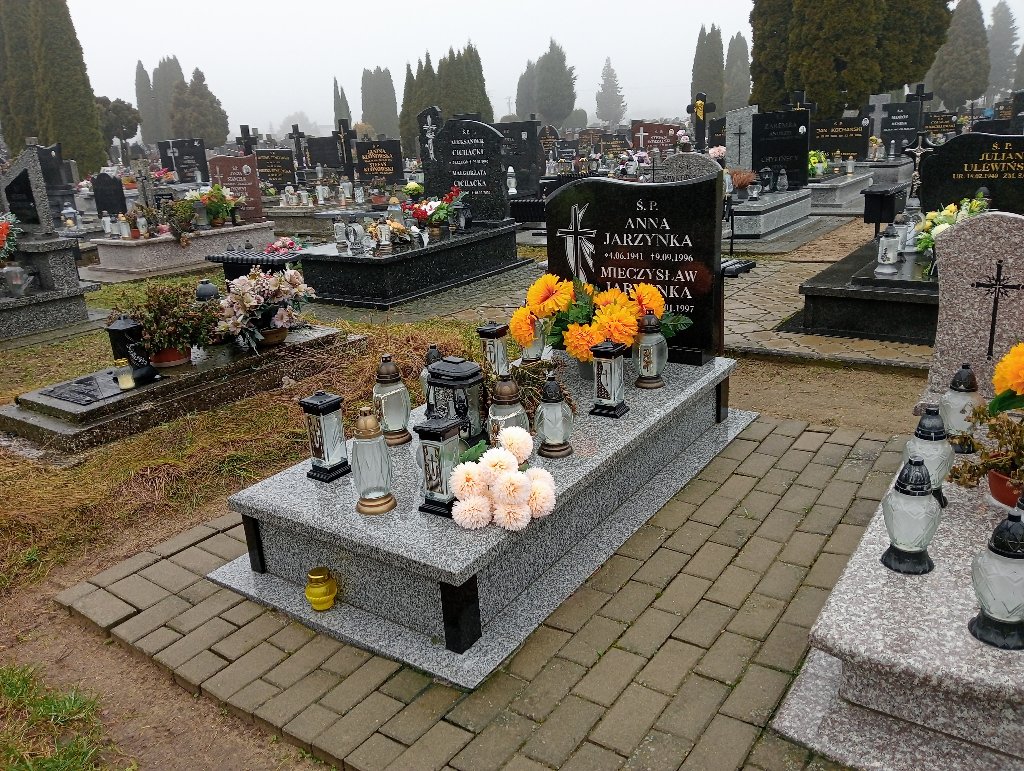 Grób MIECZYSŁAW JARZYNKA